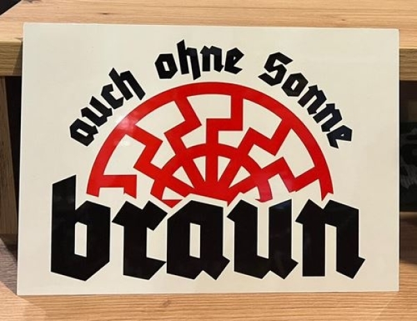 Blechschild KM - Auch ohne Sonne braun - weiß