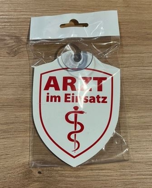 Schild mit Saugnapf - Arzt im Einsatz